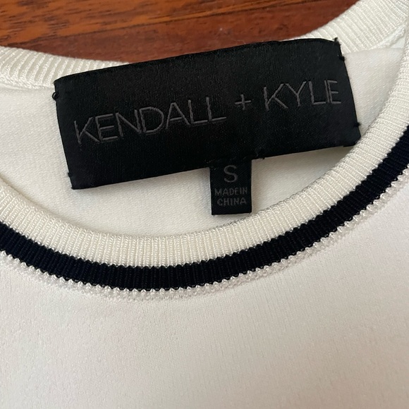 Top with an open back - Picture 5 of 8